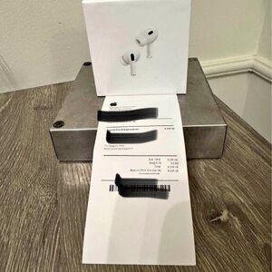 Apple White Wireless Earbuds